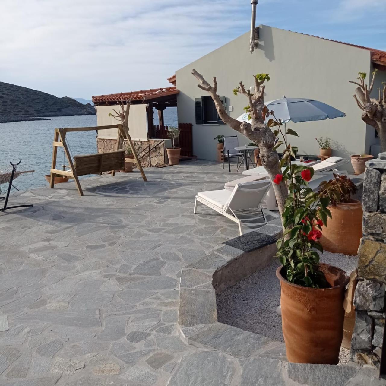 Tholos Alexandra'S Beachfront House Kavoúsion Exteriör bild